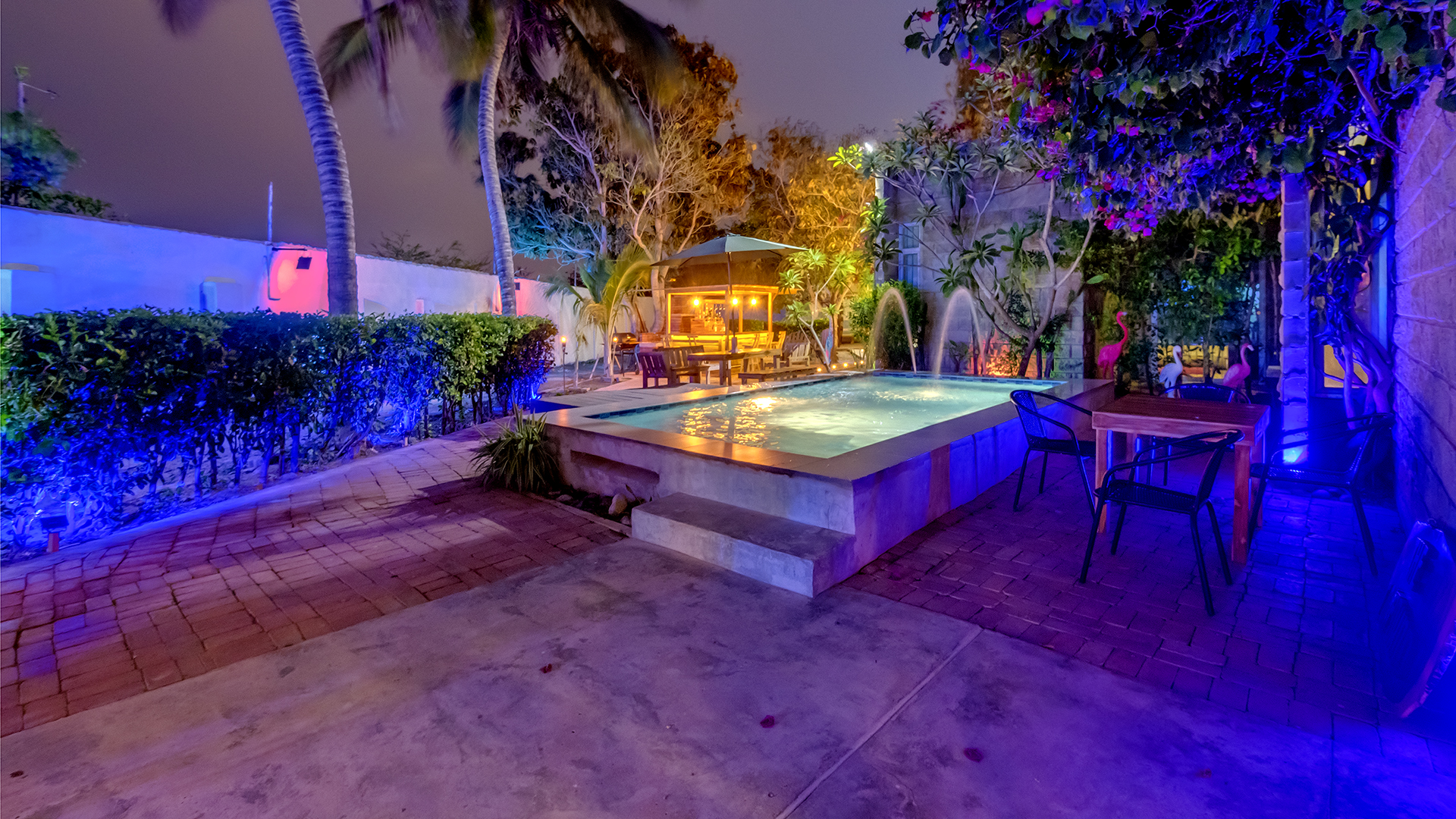 Compound — suite and lounge